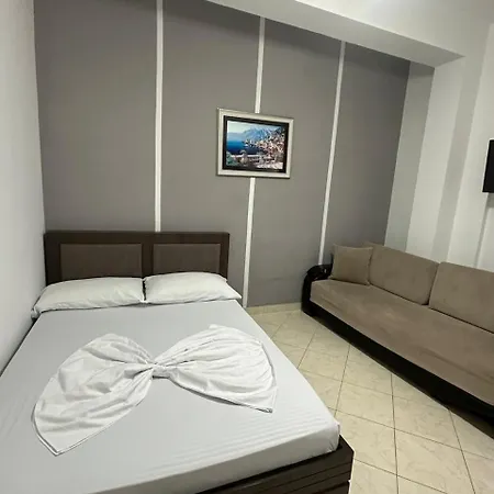Eid Mar Hostel
