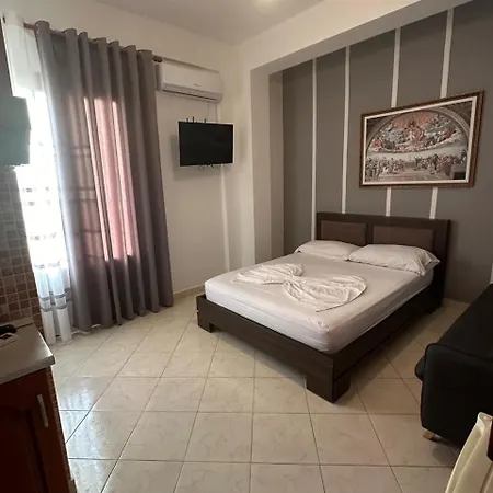 Eid Mar Hostel