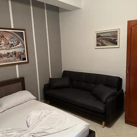 Eid Mar Hostel